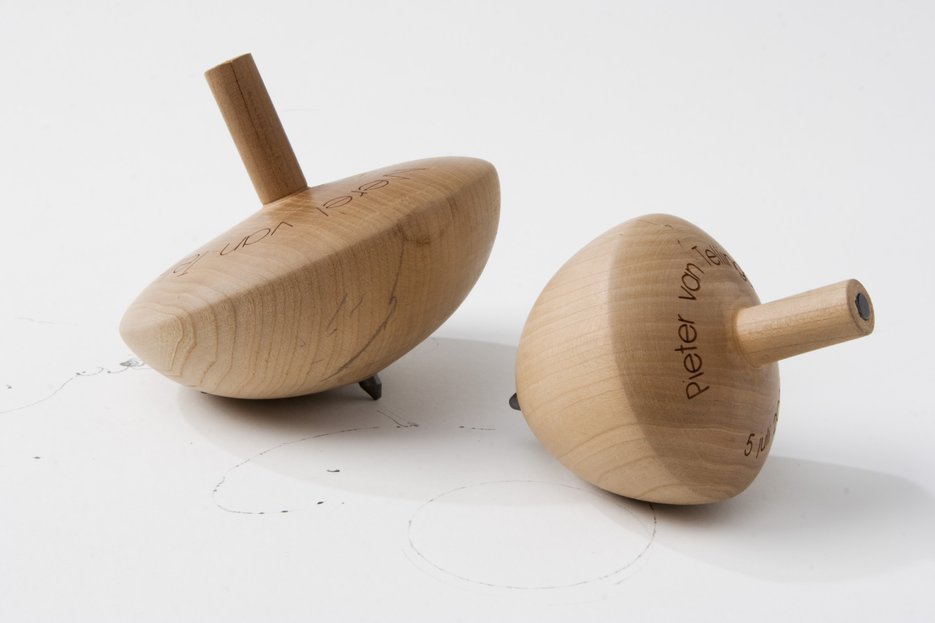 Schrijftol met as, ontwerper Merel van Tellingen, 2006