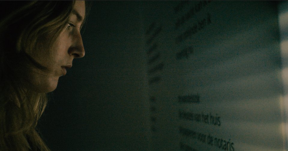 detail intermediale dichtbundel 'IK BEN MIJN LICHAAM NIET'