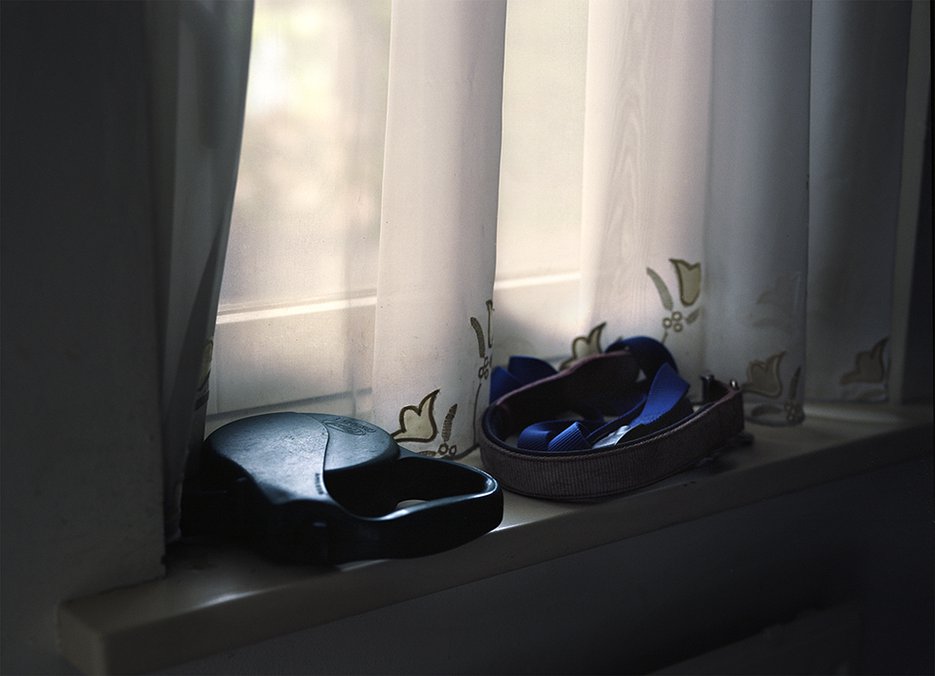 Foto uit de serie 'Ík ruik hem nog steeds', Satijn Panyigay, 2019